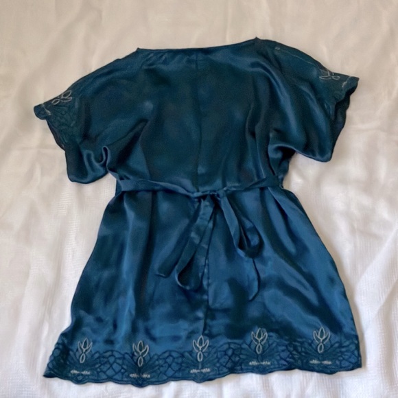 Beautiful embroidered blue tunic blouse - Picture 5 of 10